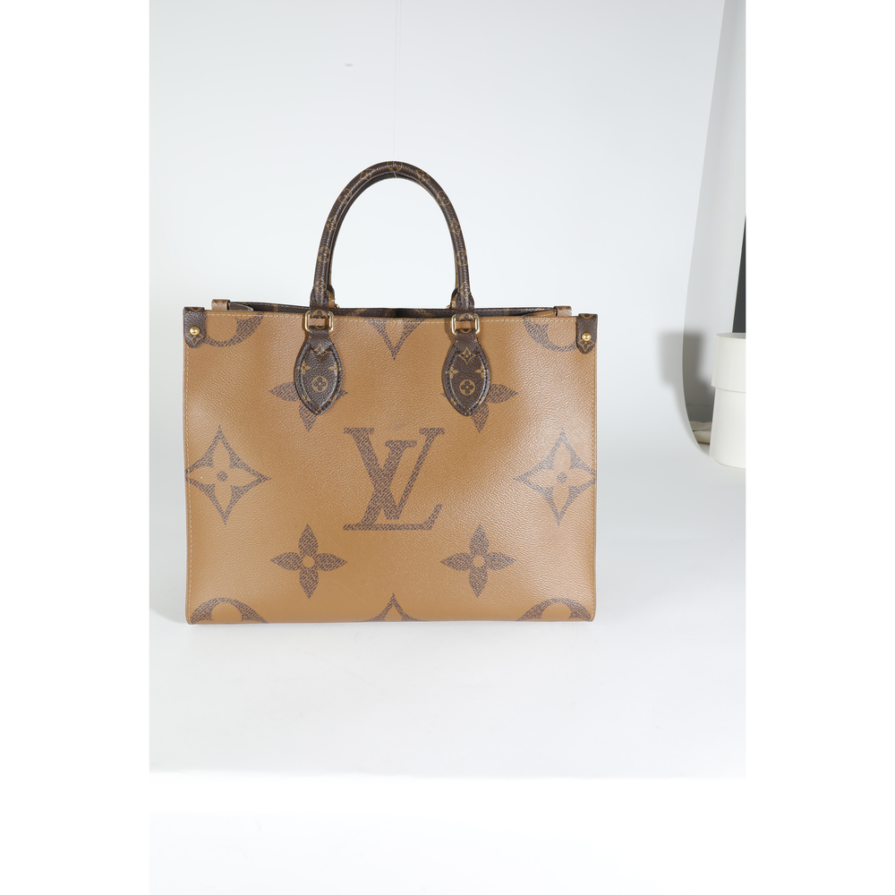 LOUIS VUITTON Reverse Monogram Canvas OntheGo MM - Picture 7 of 7